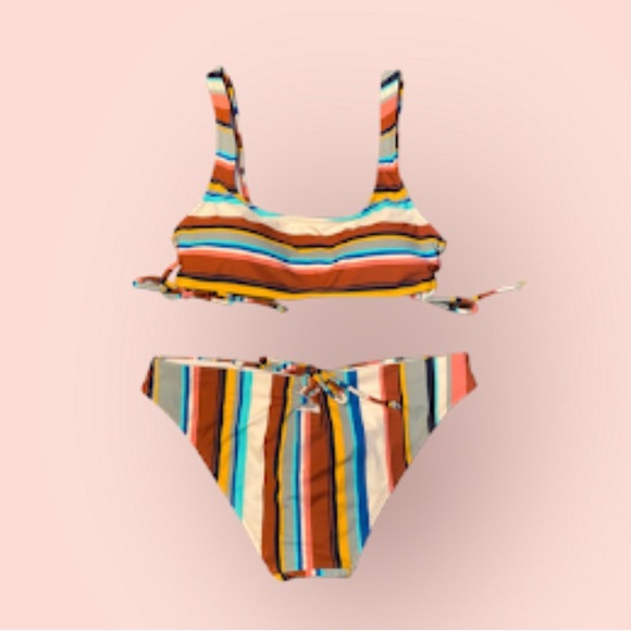 No Boundaries: Bikini - Picture 7 of 9